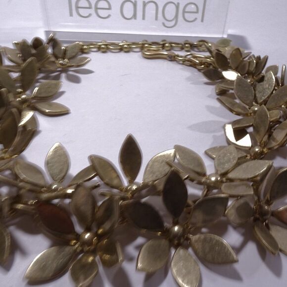 Neiman Marcus Lee Angel Antique Brass Plated Metals Flower Link Necklace NWT 495 - Picture 4 of 8